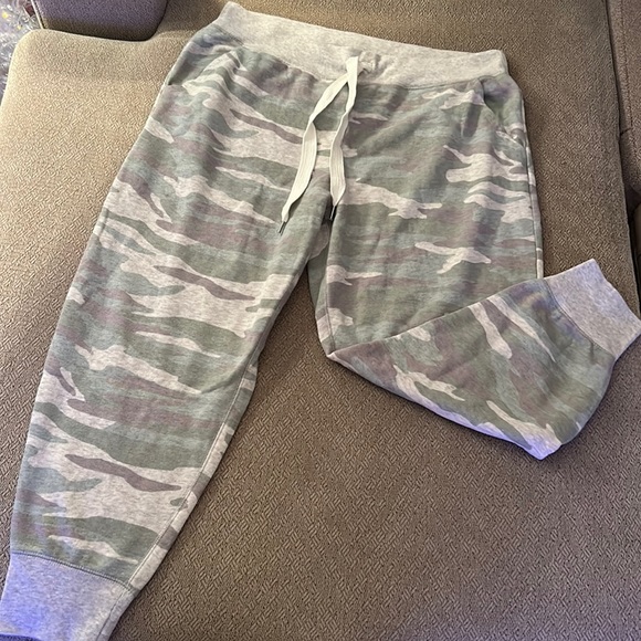 Aerie Lounge Joggers - Picture 1 of 8